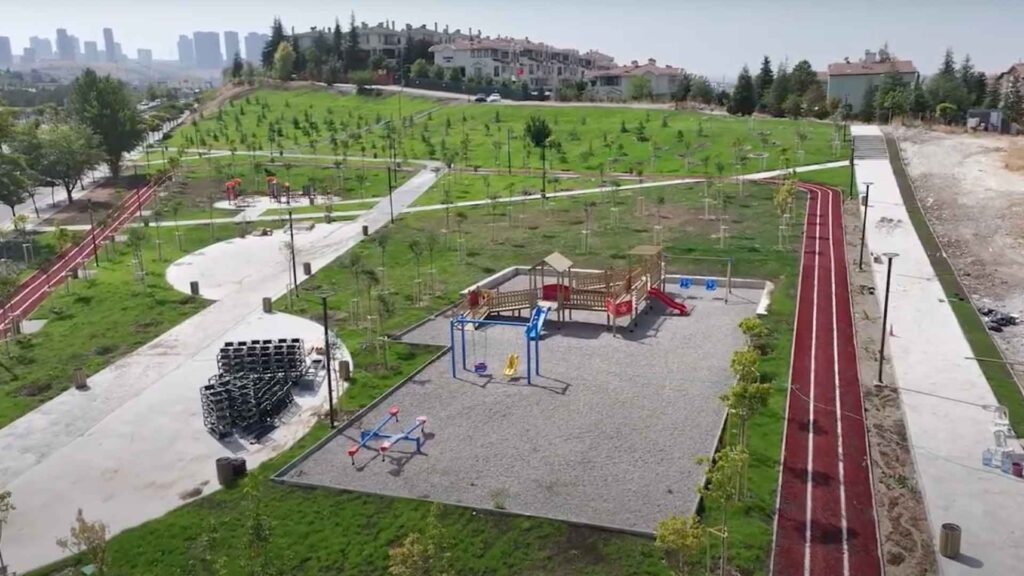 Alacaatlı 2677. Cadde Yanı Park Alanı