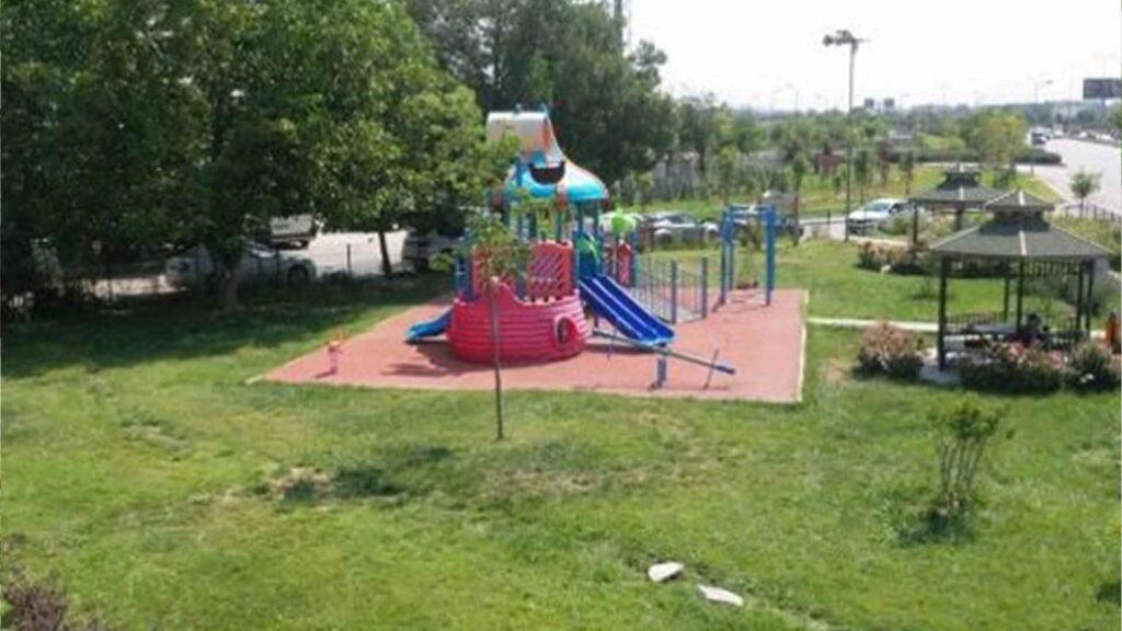 ETİMESGUT ŞEKER MAHALLESİ AYAŞ YOLU ARASI PARK ALANI