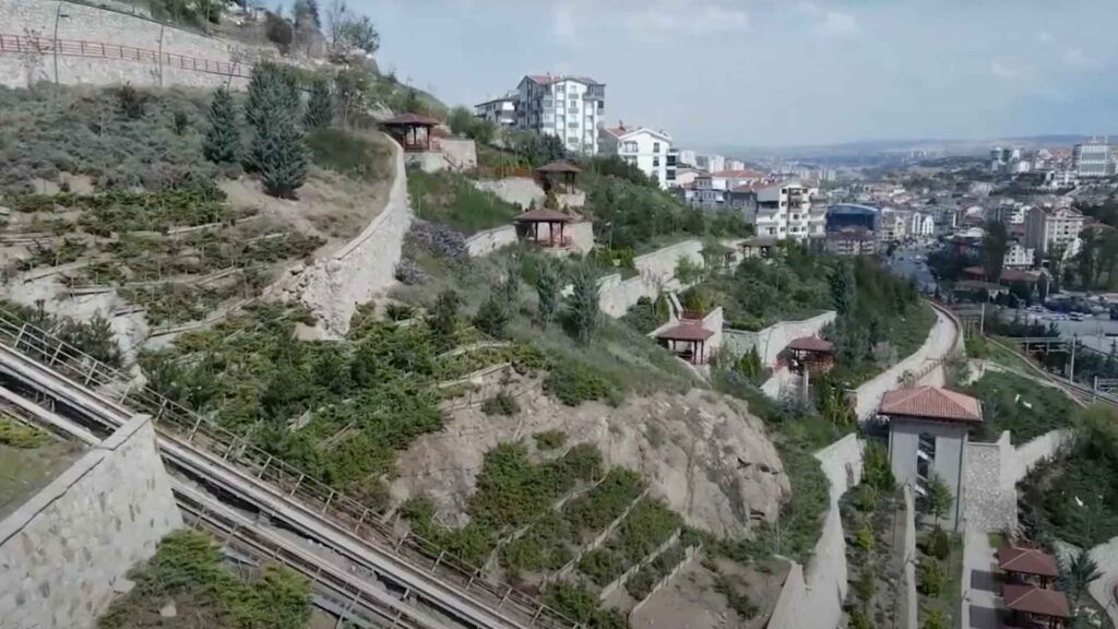 MAMAK SAKLI BAHÇE TADİLATI