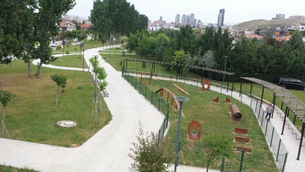 Çankaya Beyler Caddesi Park Alanı