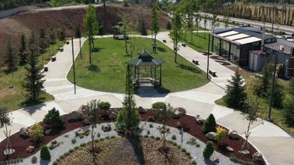 Çankaya Çevre Koruma ve Kontrol Dairesi Başkanlığı Karşısı Park Alanı