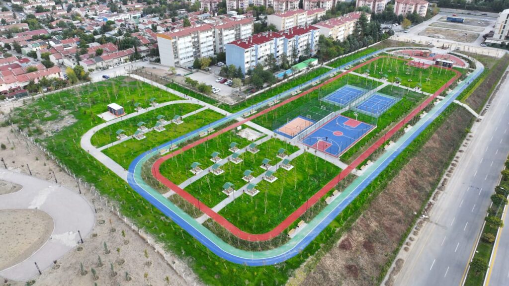 YENİMAHALLE YENİ BATI MAH. DEVLET HASTANESİ YANI PARK ALANI