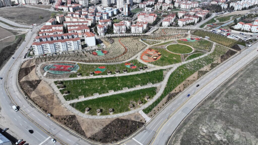 ETİMESGUT ELVAN MAHALLESİ 18157-18158-18159 ve 18160 ADALAR ÖNÜ PARK ALANI