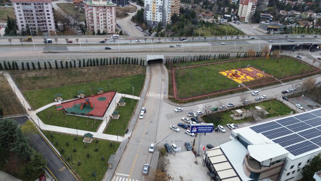 ÇANKAYA KARAKUSUNLAR 27449 VE 27451 ADALAR ÖNÜ PARK ALANI