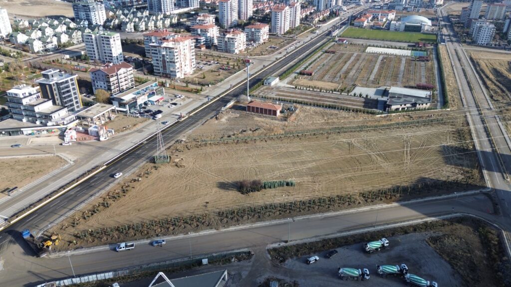 ETİMESGUT BAĞLICA YÜKSEK GERİLİM ALTI PARKI