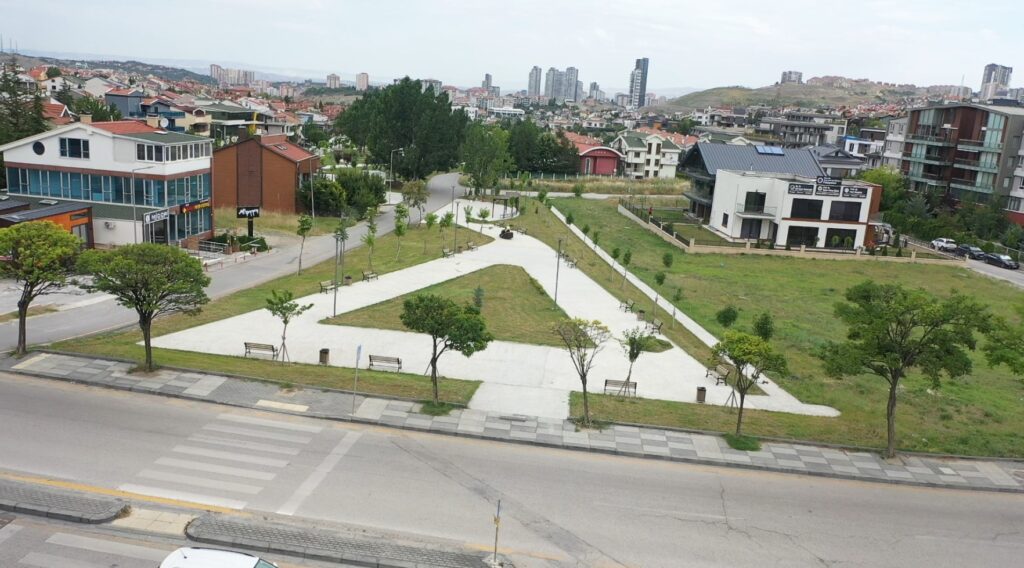 ÇANKAYA BEYLER CADDESİ PARK ALANI